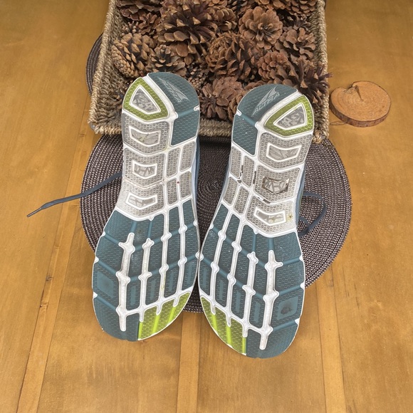 Altra Rivera Running shoes - Picture 2 of 3